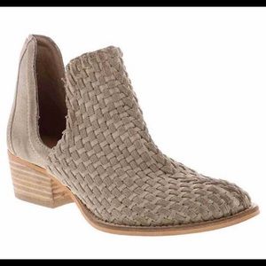 Very Volatile Veracruz Vintage Collection